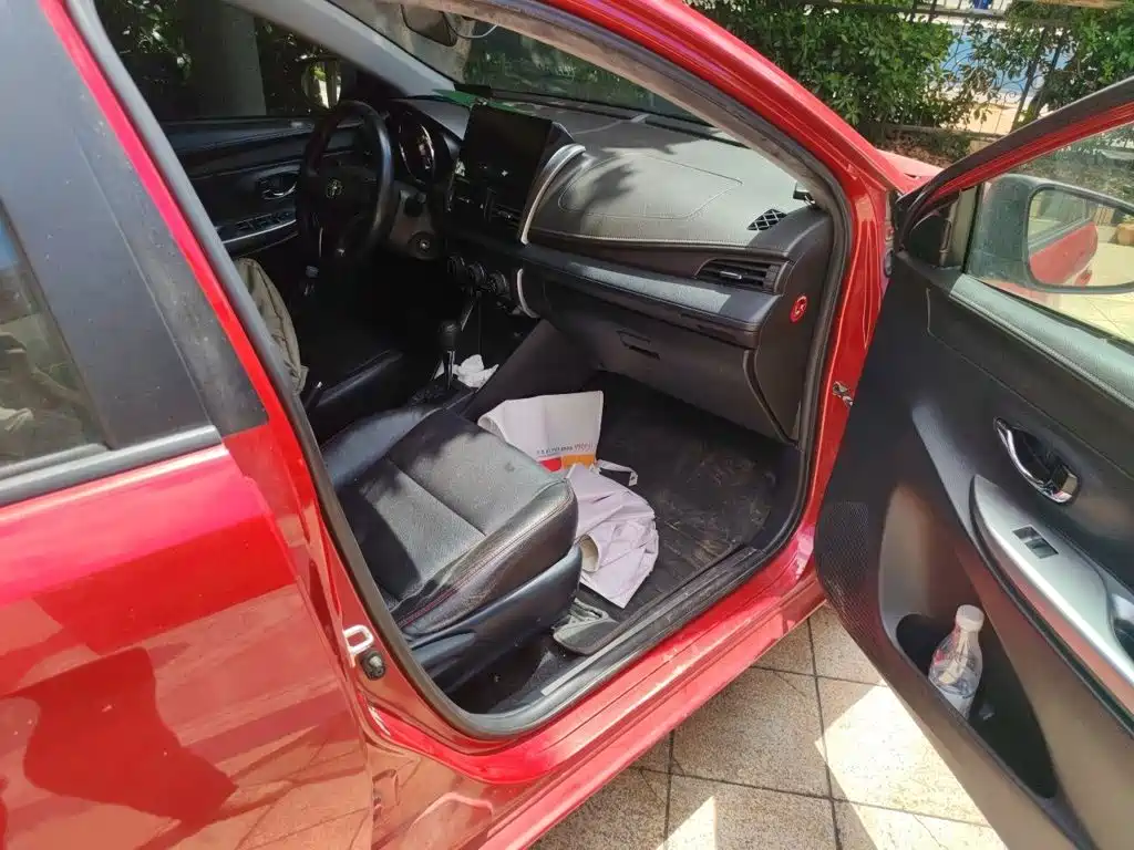 Toyota Yaris L 2015 — фото 20