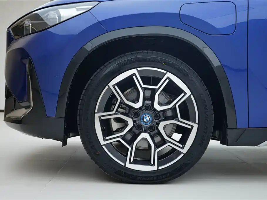 BMW iX1 2024 — фото 15