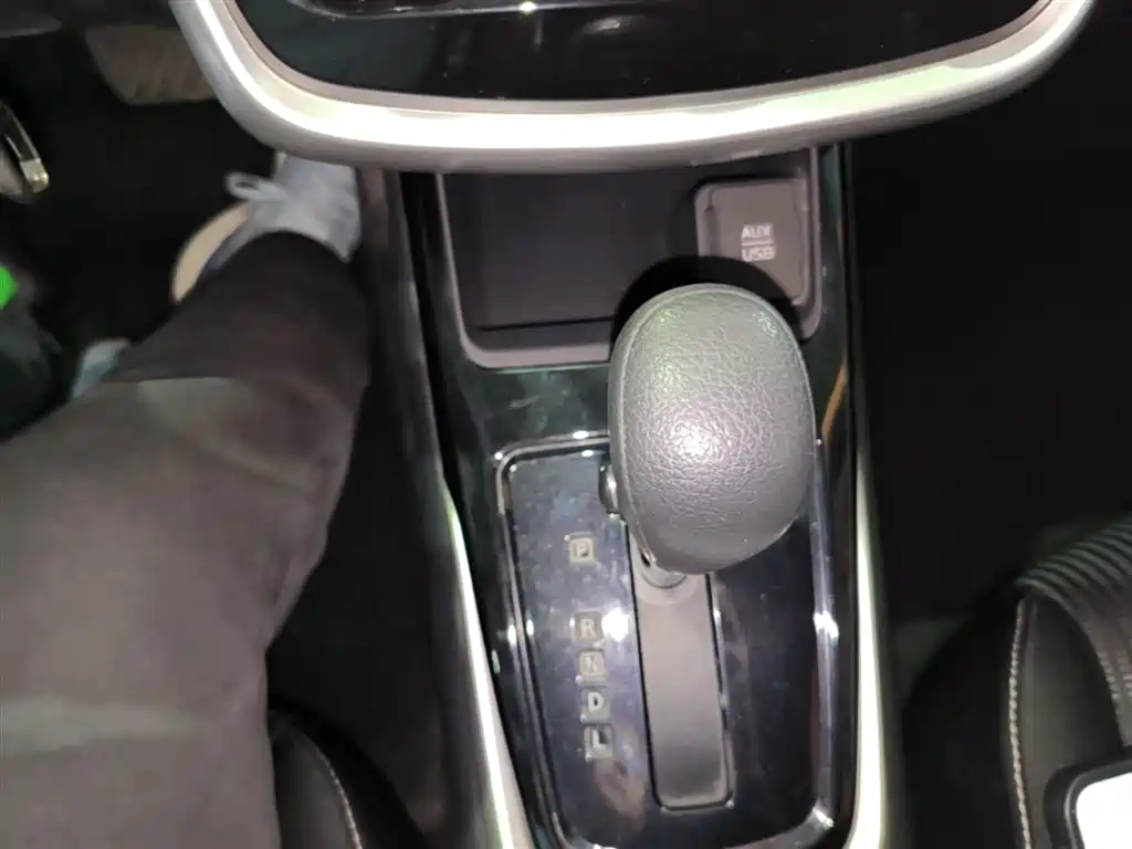 Nissan Tiida 2018 — фото 14