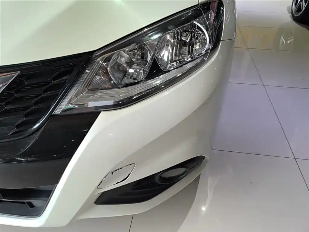 Nissan Tiida 2018 — фото 24