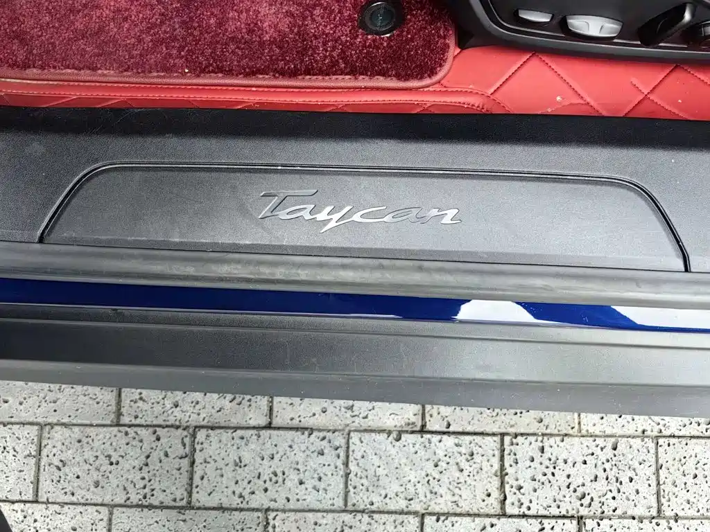 Porsche Taycan 2021 — фото 15