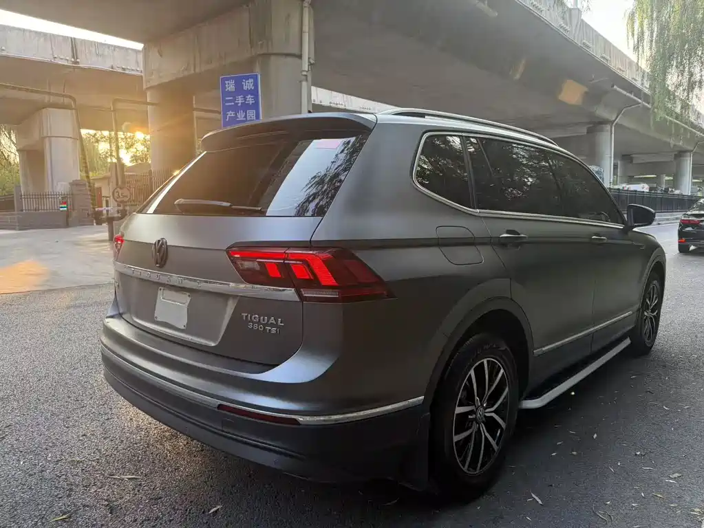 Volkswagen Tiguan L 2017 — фото 11