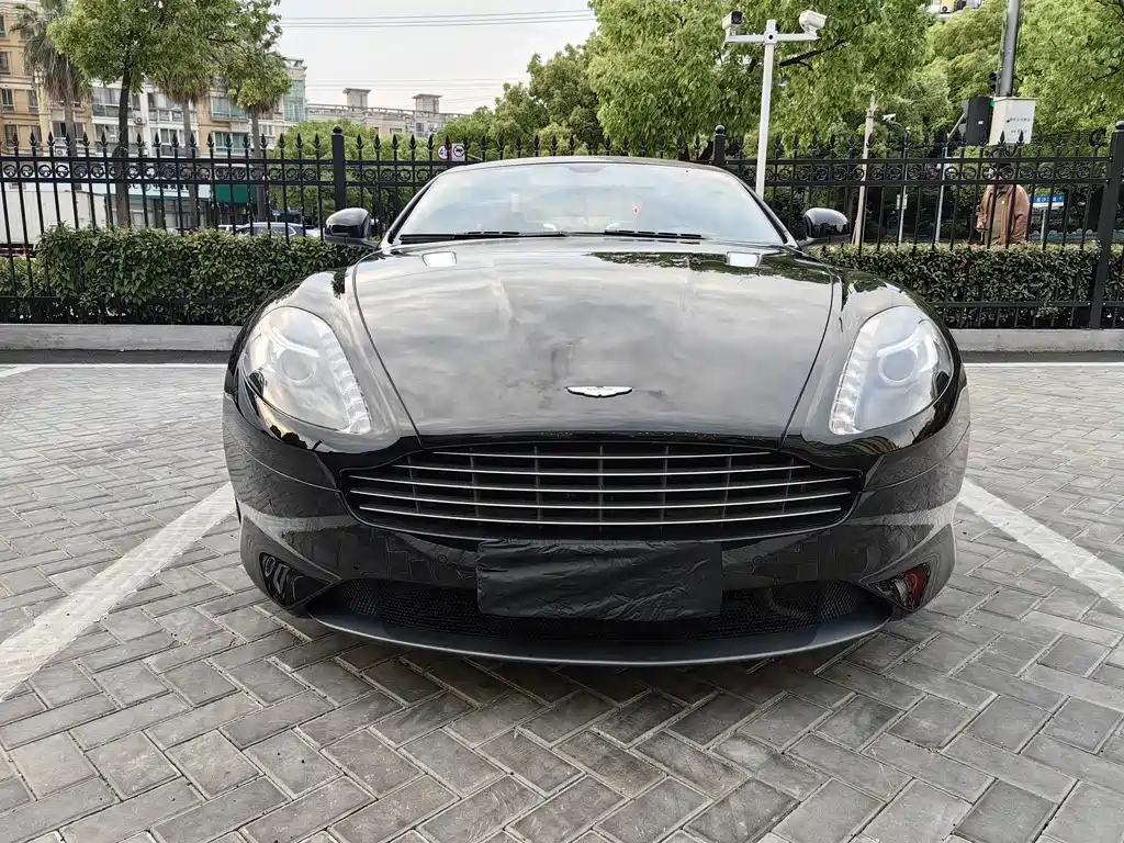 Aston Martin DB9 2014 — фото 1