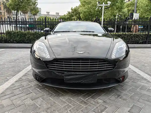 Aston Martin DB9 2013