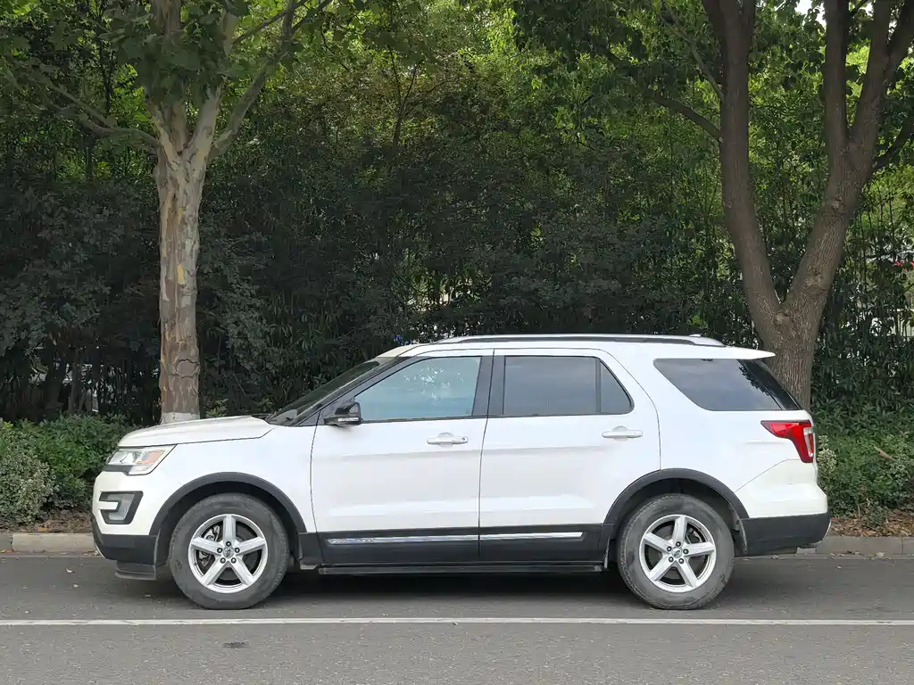 Ford Explorer 2016 — фото 3