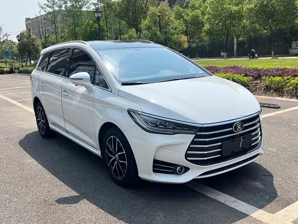 BYD Song MAX 2017