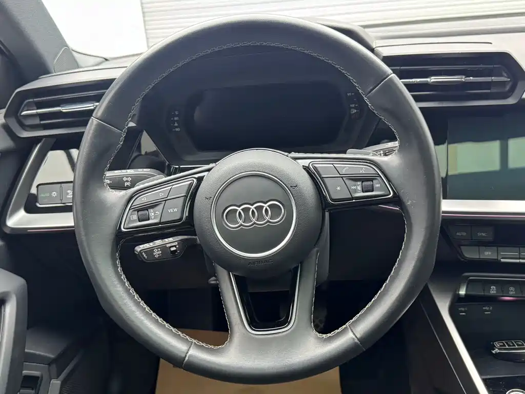 Audi A3 2023 — фото 13