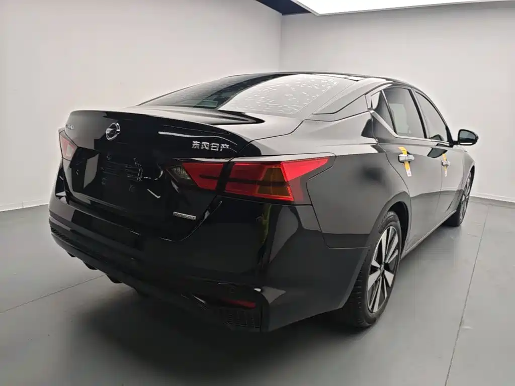 Nissan Teana 2022
