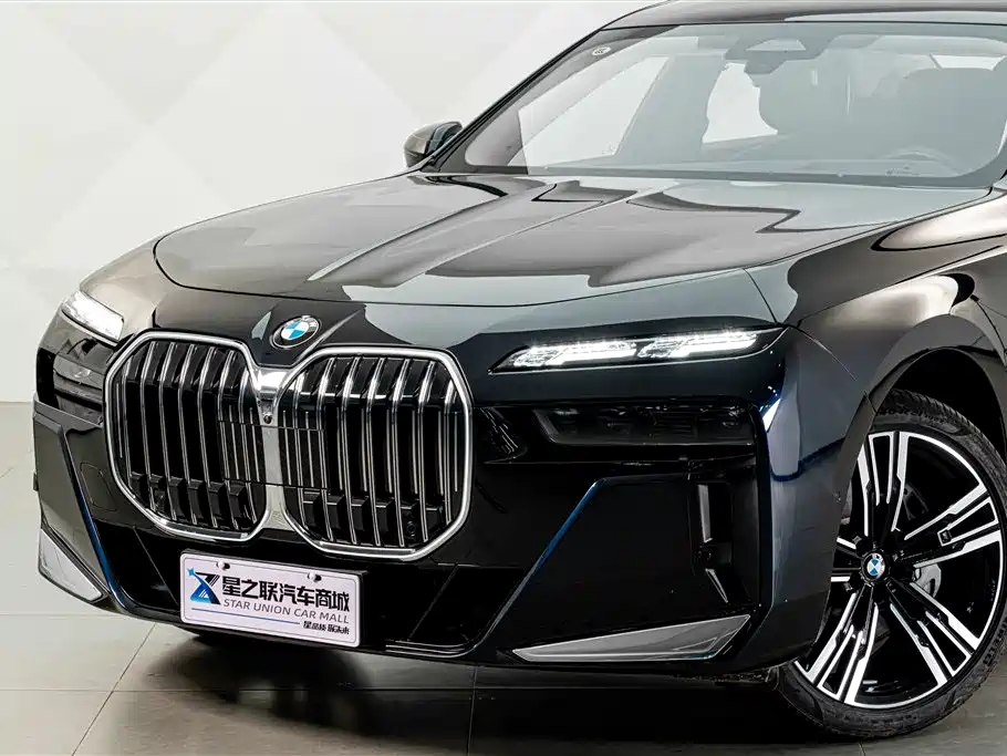 BMW 7 Series 2025 — фото 2