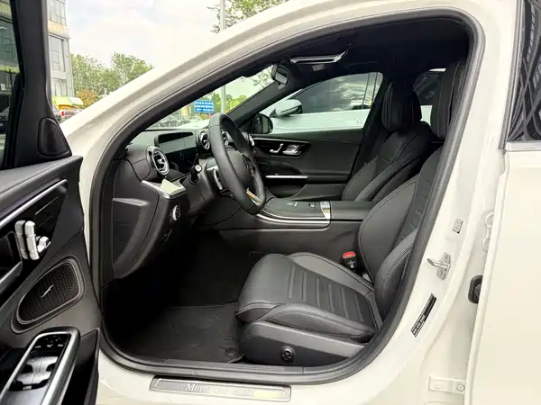 Mercedes-Benz C-Class 2024