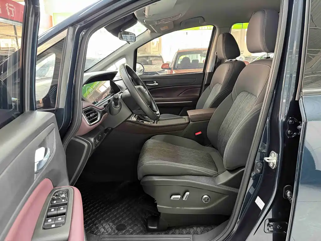 GAC Trumpchi M6 2022 — фото 8