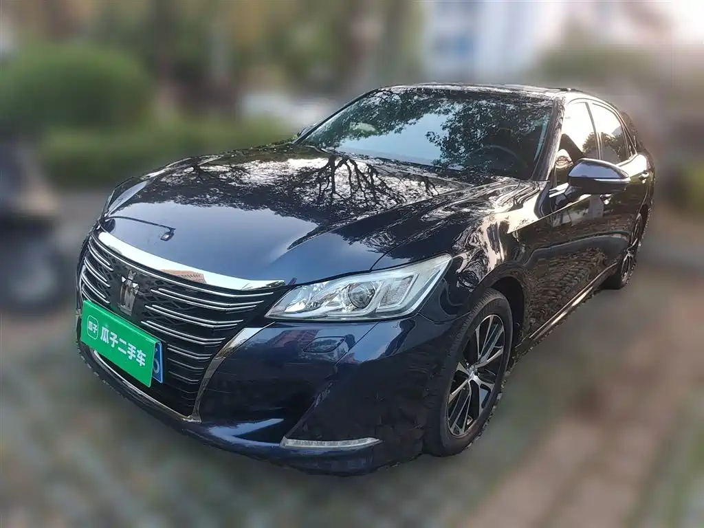 Toyota Crown 2018 — фото 2