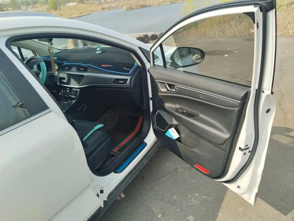 Geely Emgrand GS 2020 — фото 20