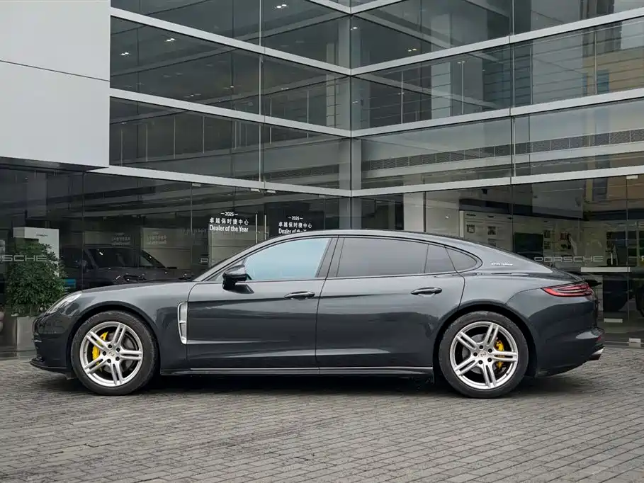 Porsche Panamera 2018 — фото 5