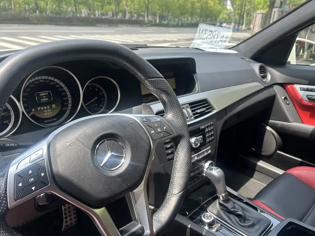 Mercedes-Benz C-Class AMG 2012 — фото 8