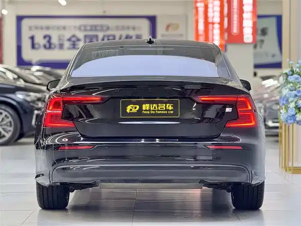 Volvo S60 2023