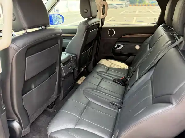 Land Rover Discovery 2018