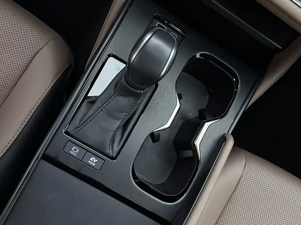 Lexus ES 2025 — фото 14
