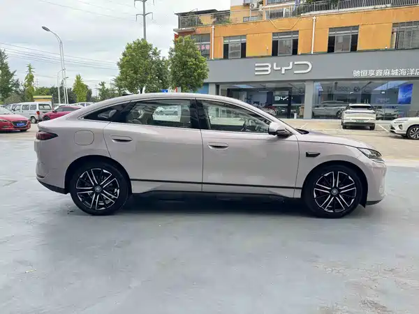 BYD Qin L 2025