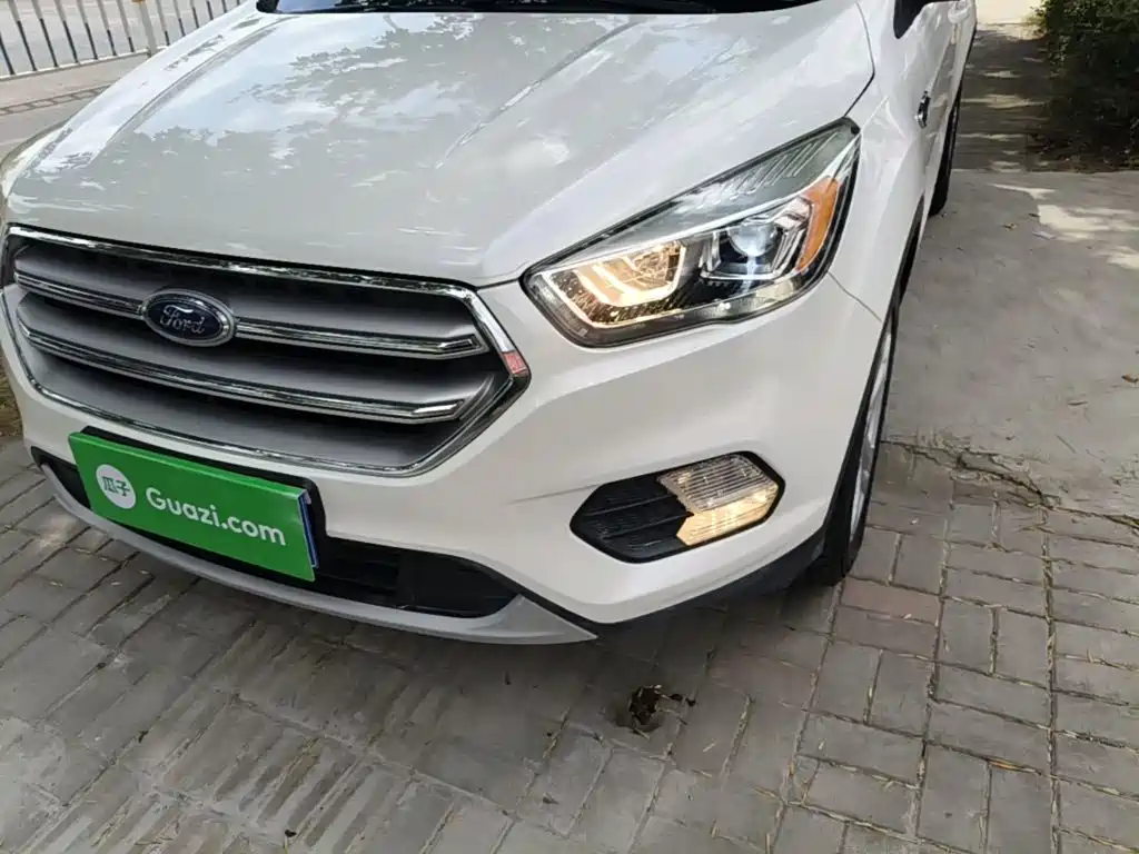Ford Kuga 2018 — фото 24