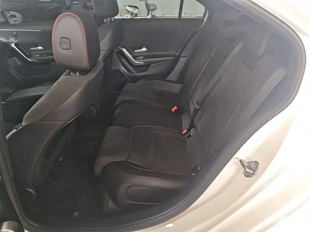 Mercedes-Benz A-Class 2023 — фото 17