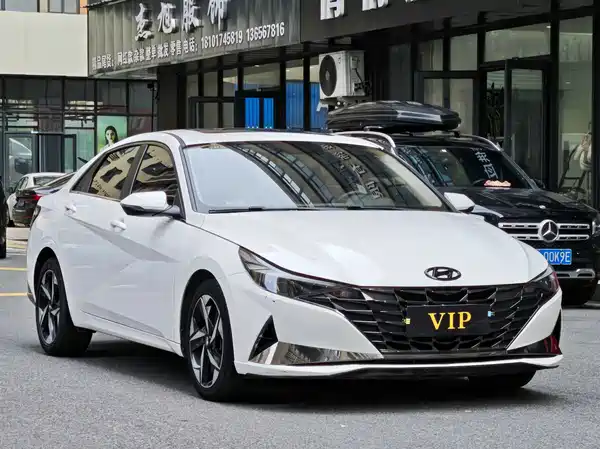 Hyundai Elantra 2023