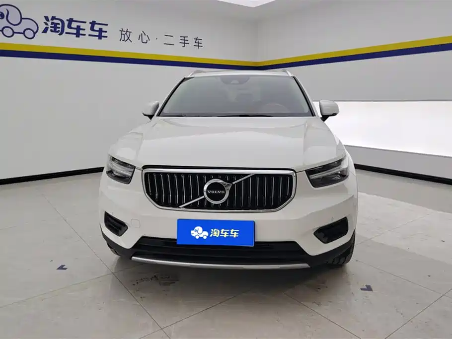 Volvo XC40 2021 — фото 2