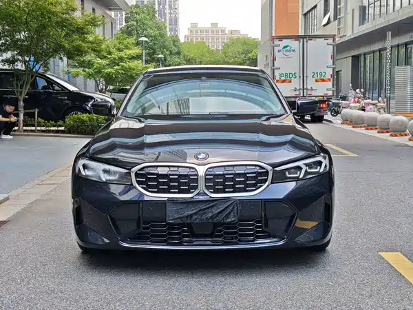 BMW 3 Series 2025