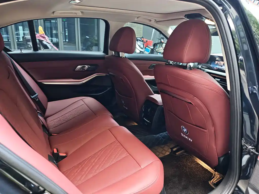 BMW 3 Series 2025 — фото 14