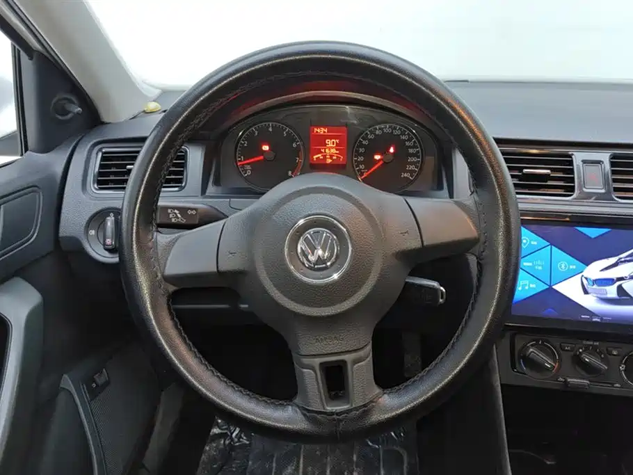 Volkswagen Santana 2017 — фото 15