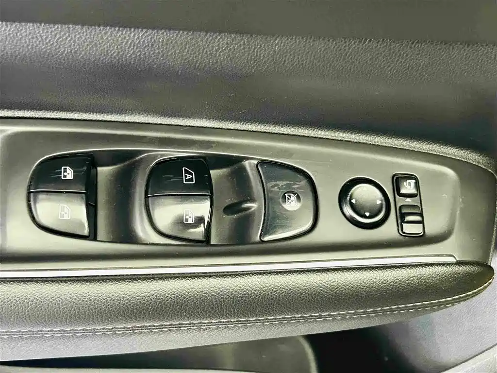 Renault Koleos 2017 — фото 17