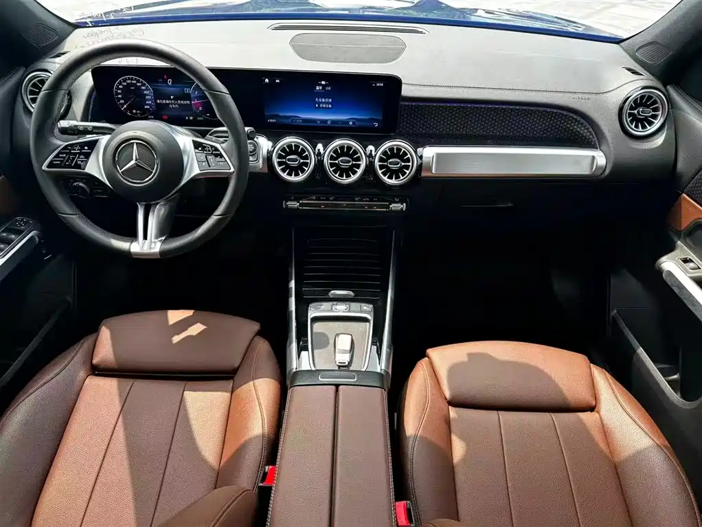 Mercedes-Benz GLB 2024 — фото 13