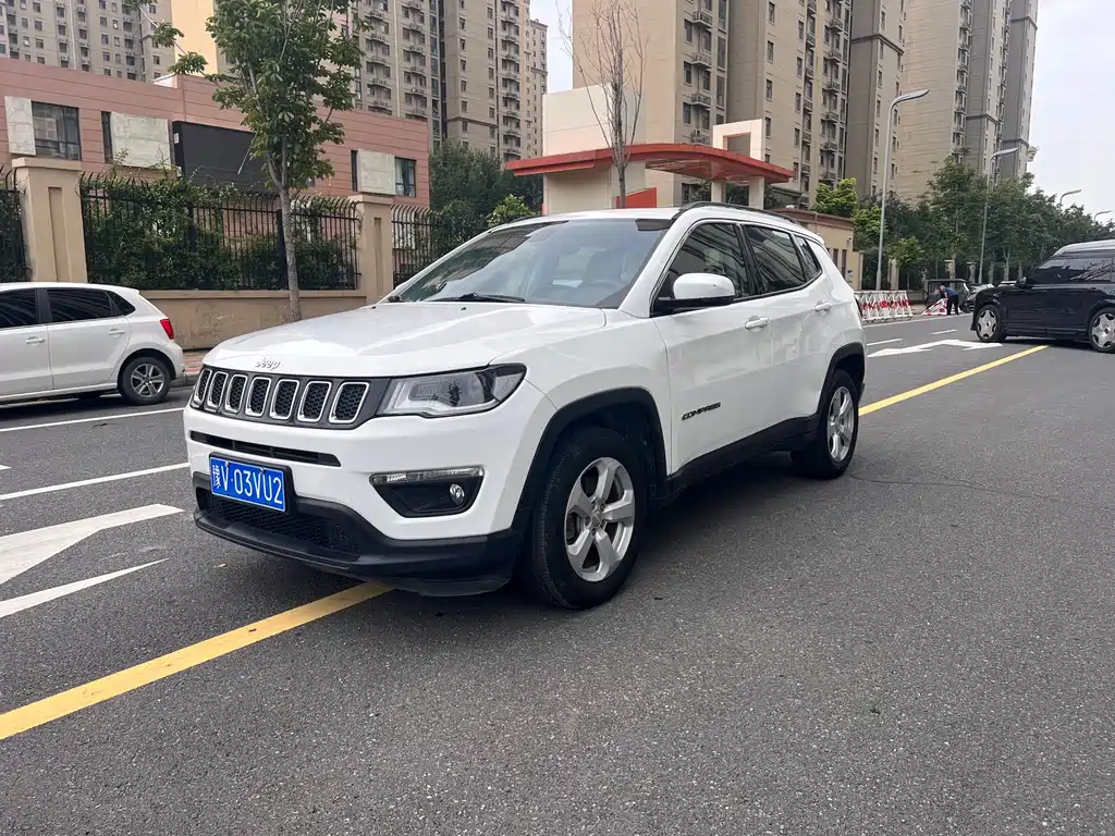 Jeep Compass 2018 — фото 1