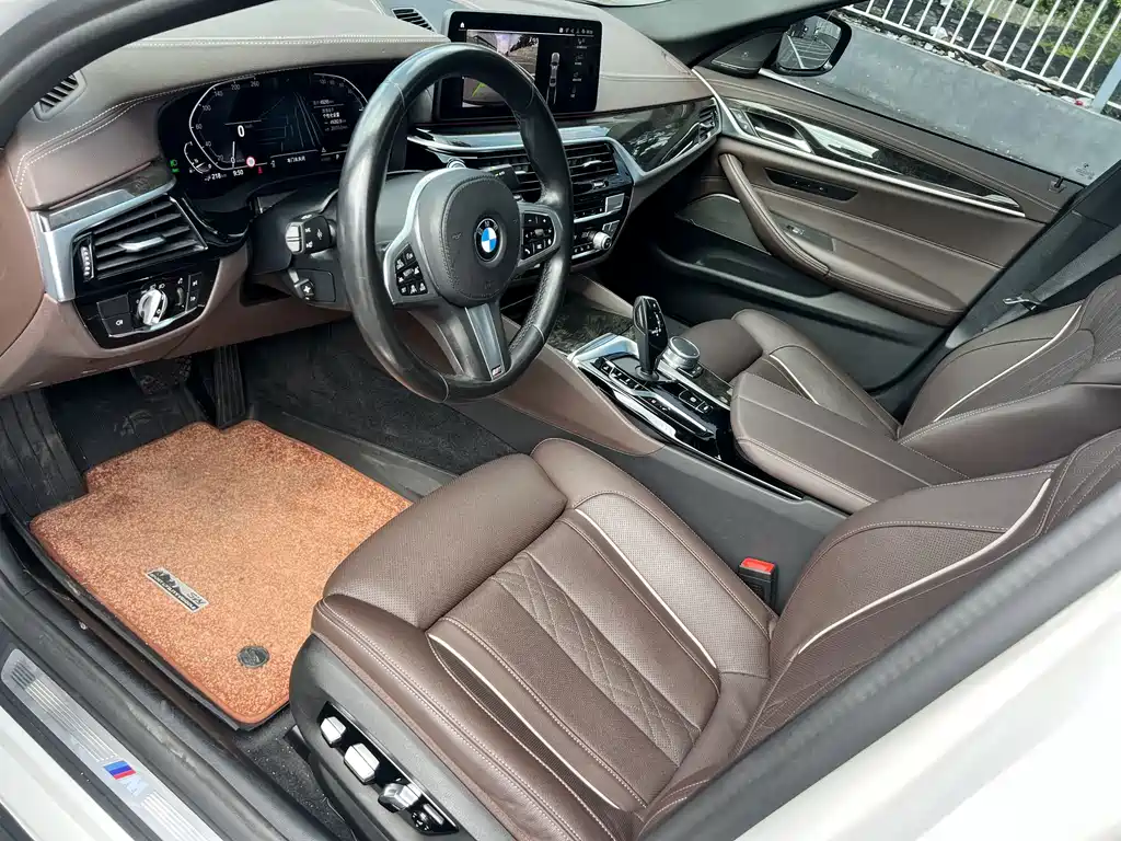 BMW 5 Series 2021 — фото 15
