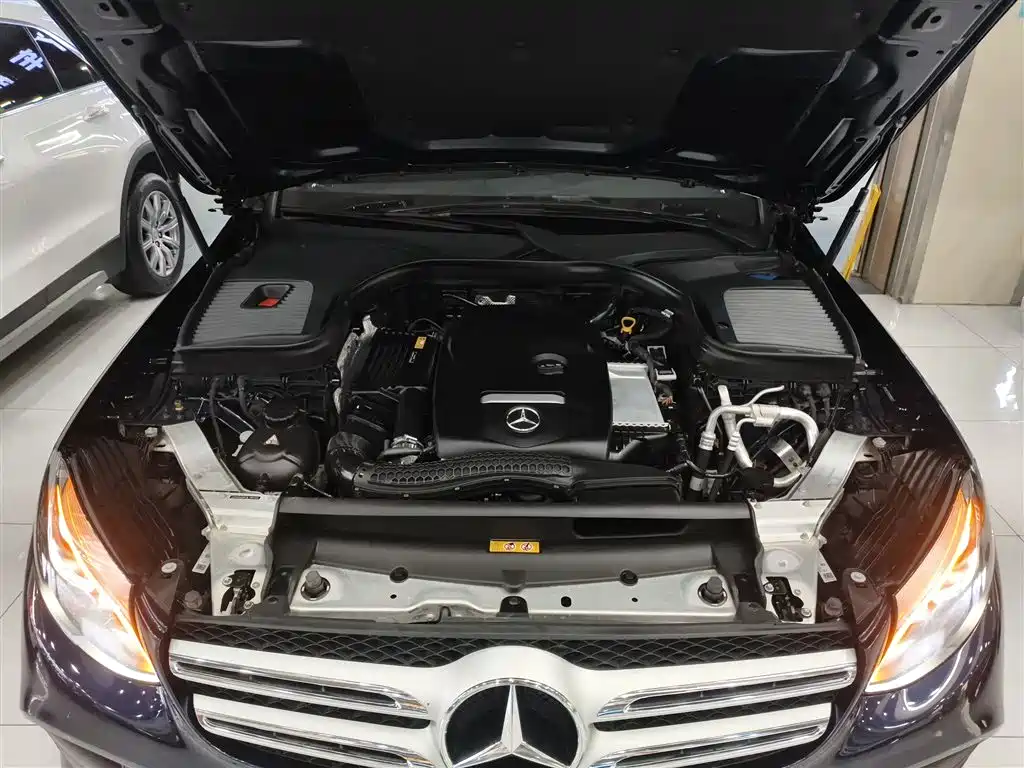 Mercedes-Benz GLC 2017 — фото 16