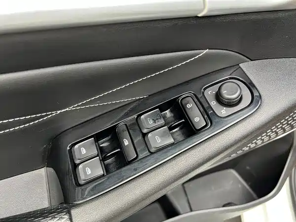 Geely Emgrand 2022