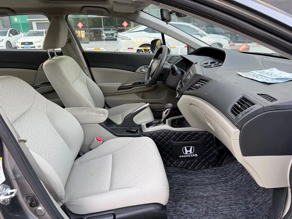 Honda Civic 2015 — фото 10