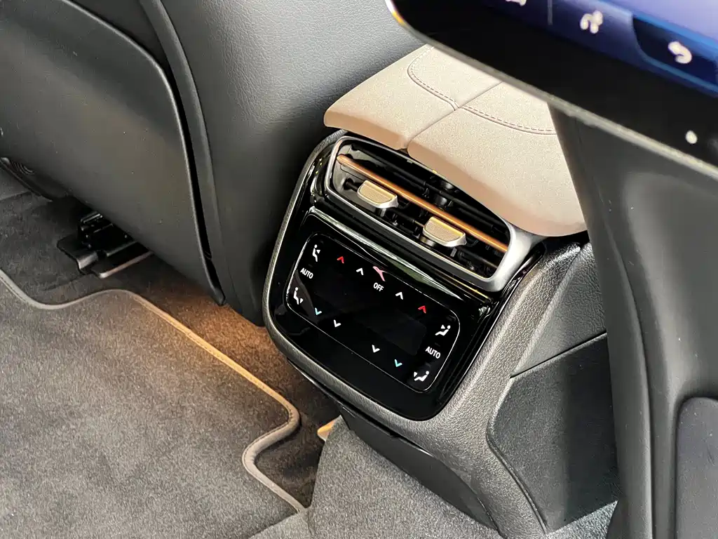 Mercedes-Benz EQS AMG 2023 — фото 17