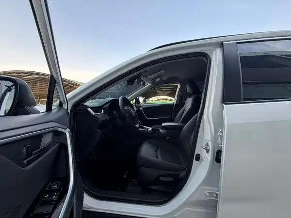 Toyota RAV4 2025