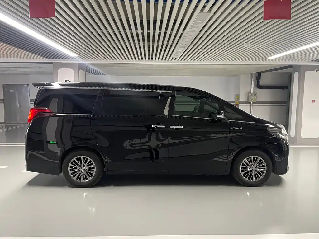 Toyota Alphard 2020 — фото 25