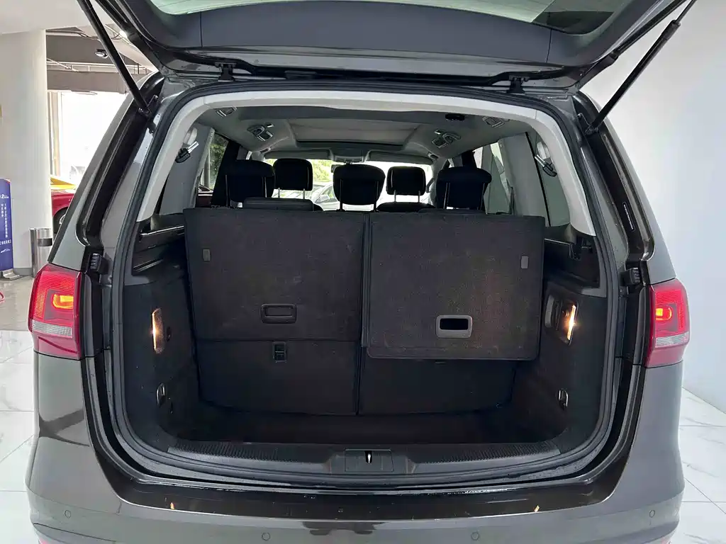 Volkswagen Sharan 2016 — фото 30