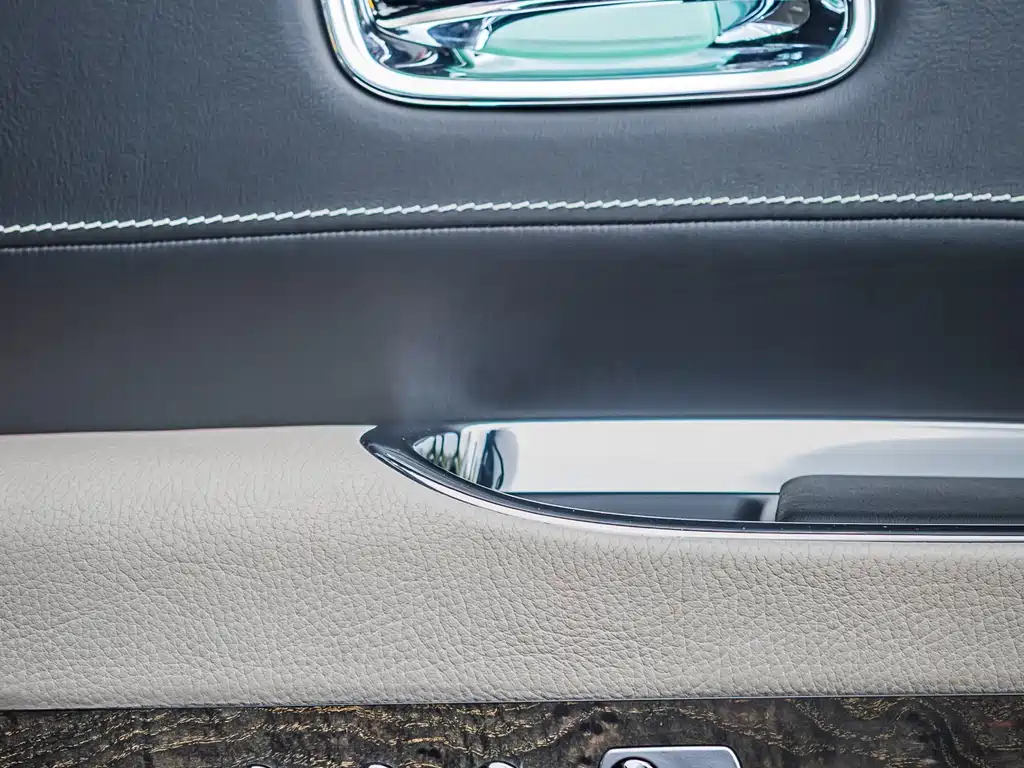 Rolls-Royce Ghost 2015 — фото 12