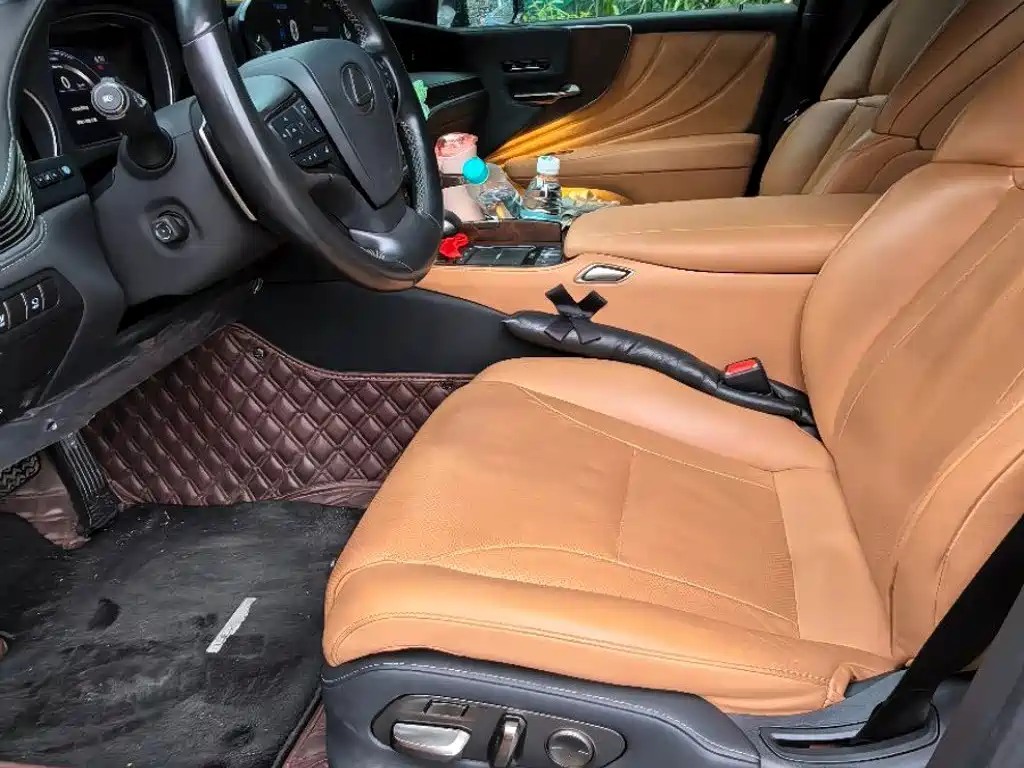 Lexus LS 2023