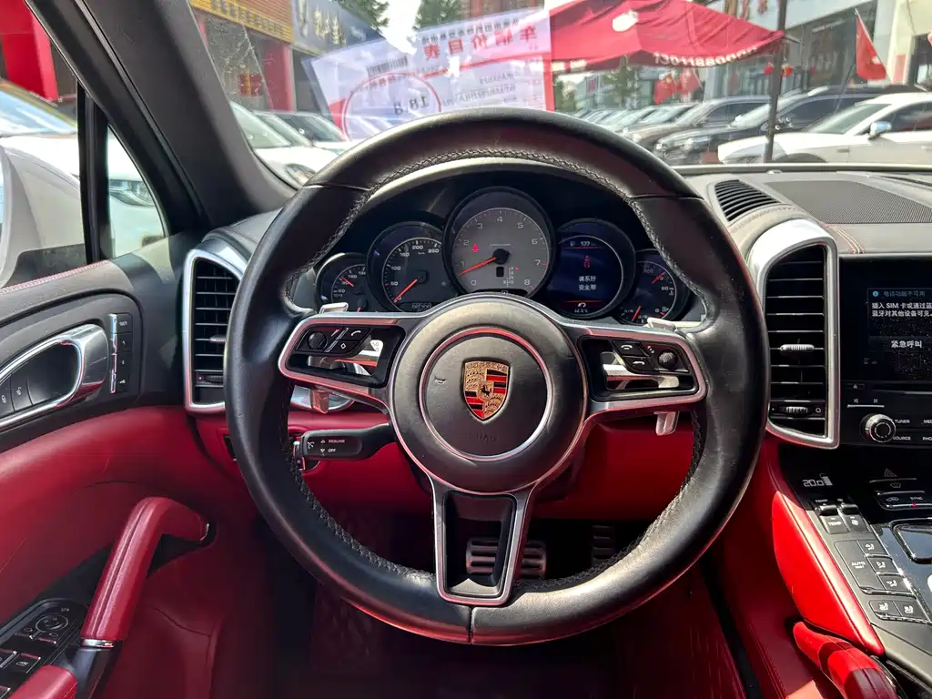 Porsche Cayenne 2017 — фото 10