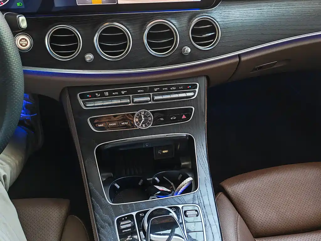 Mercedes-Benz E-Class 2019 — фото 16