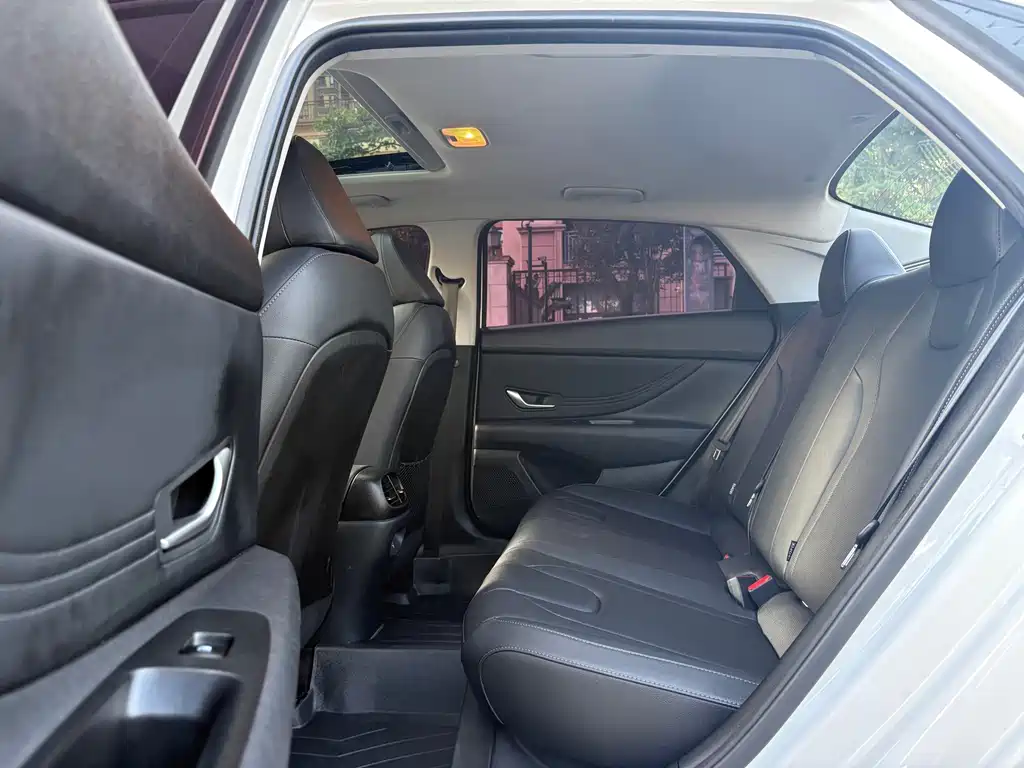 Hyundai Elantra 2024