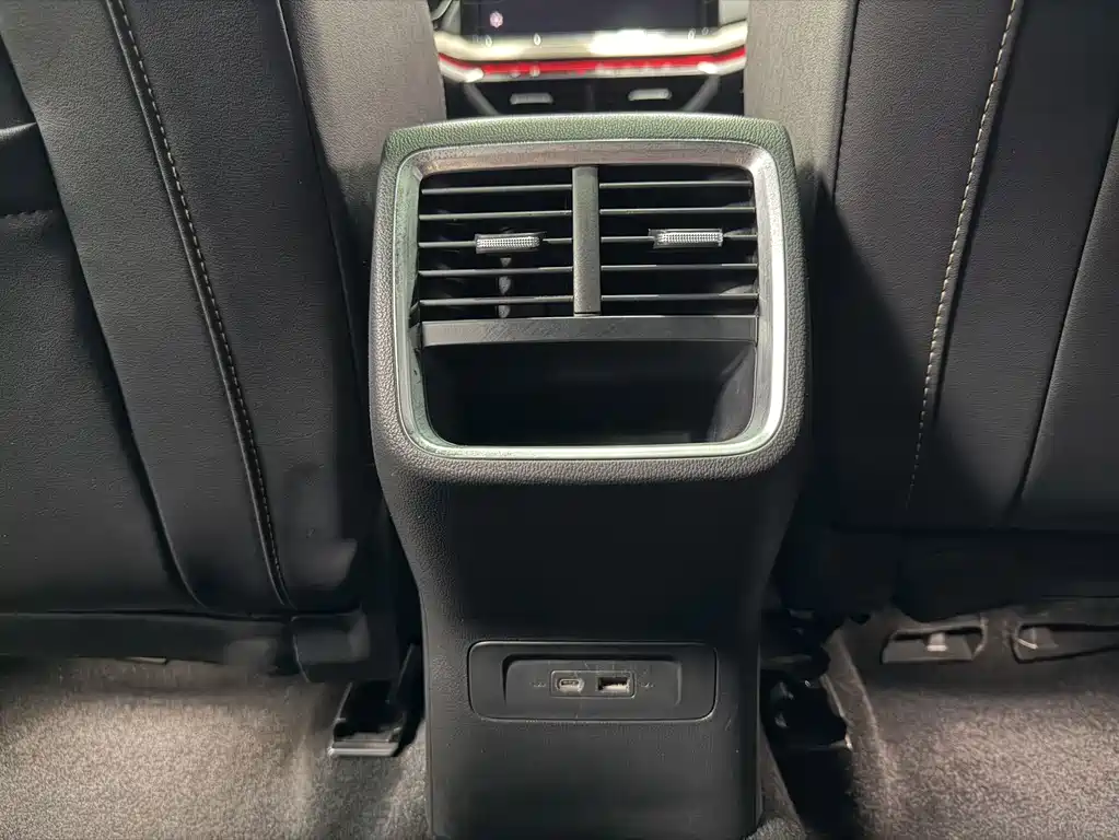 Skoda Octavia 2022 — фото 13