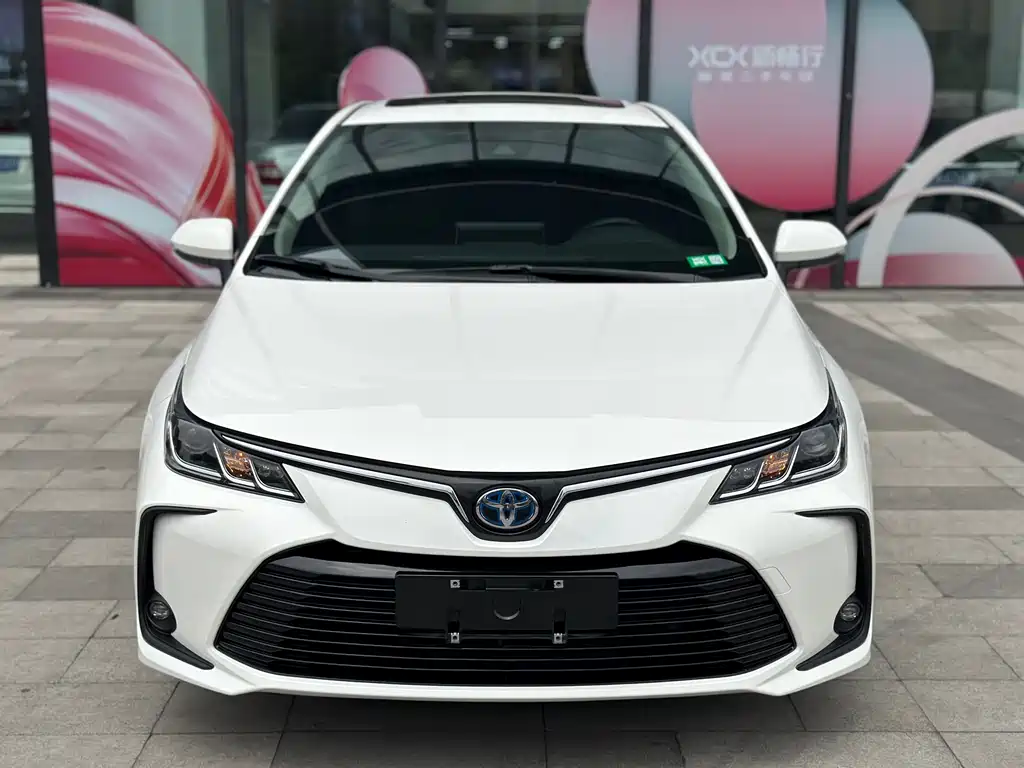 Toyota Corolla 2023 — фото 2