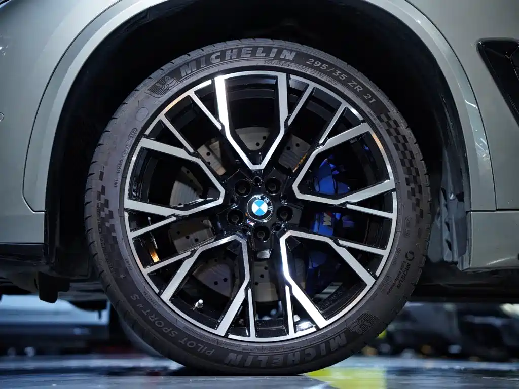 BMW X5 M 2022 — фото 2