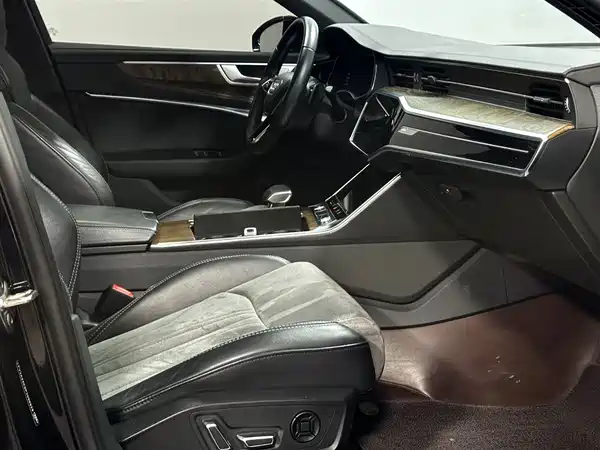 Audi A6L 2023